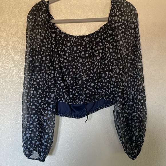 She + Sky women’s patterned long sleeve crop blouse - Picture 7 of 8